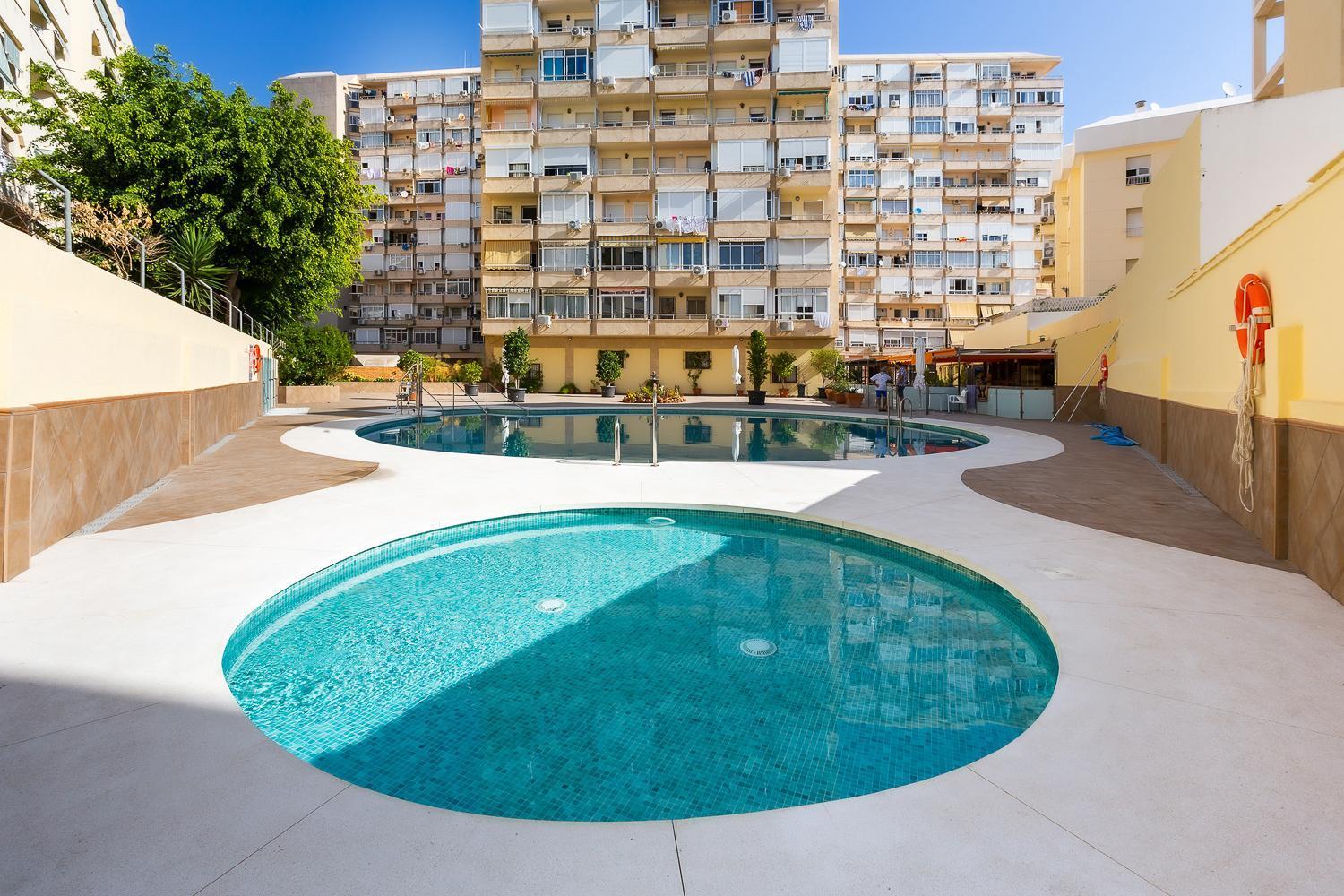 Ver952 - Vistas Mar Y Piscina, Wifi, Playa 600 Metros, Centro 150 Metros Torremolinos Exterior photo